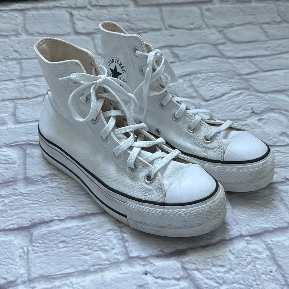 Chuck Taylor All star platform woman’s converse canvas sneakers white